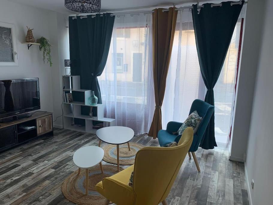 Appartement Avec Cours Gien Exterior foto